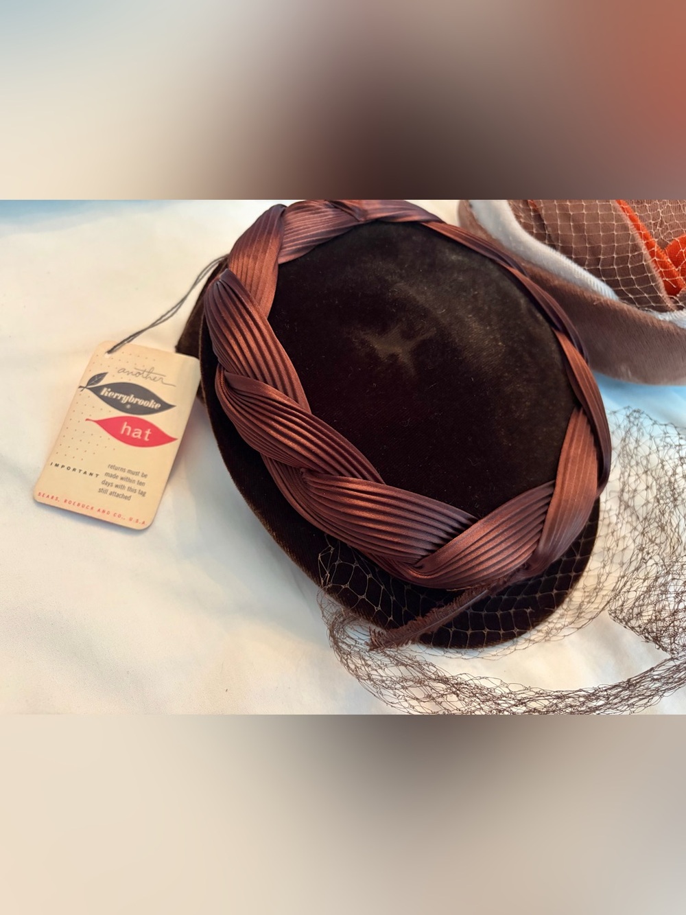 1950s Veil Hat Lot Of 2 Dark Brown NWT + Light Brown, Orange & White Pillbox - Picture 2 of 4